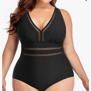 NWT Ladies Black Daci 1 Piece Swimsuit W/Adjustable Straps & Cut Outs Size Med